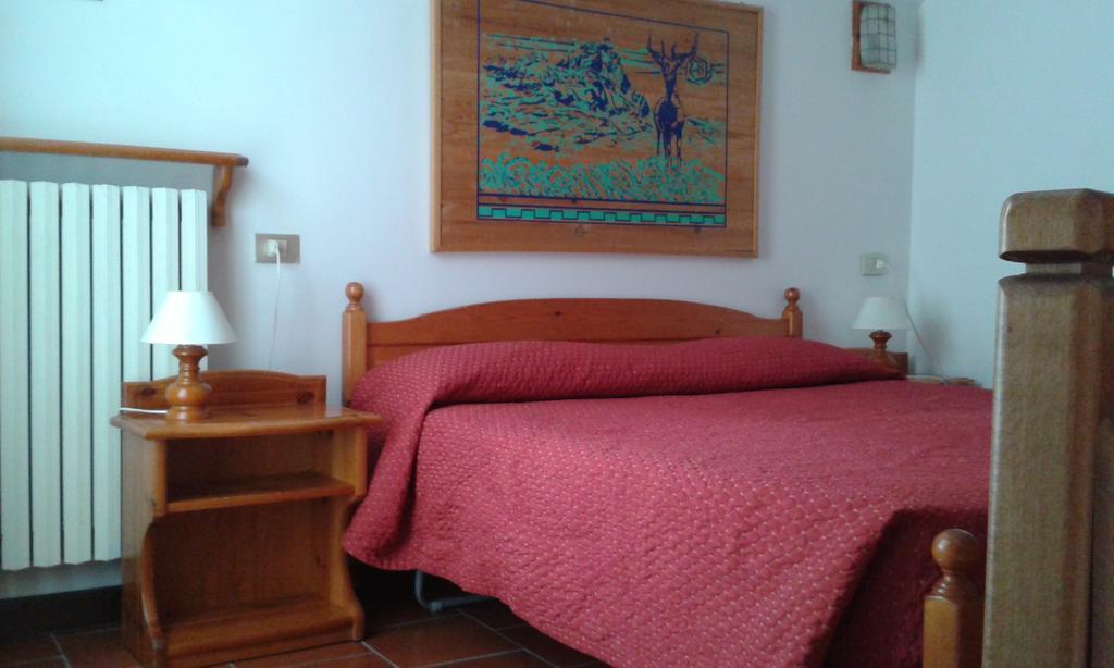Cervinia Due Aparthotel เบรยล์-แชร์วิเนีย ห้อง รูปภาพ
