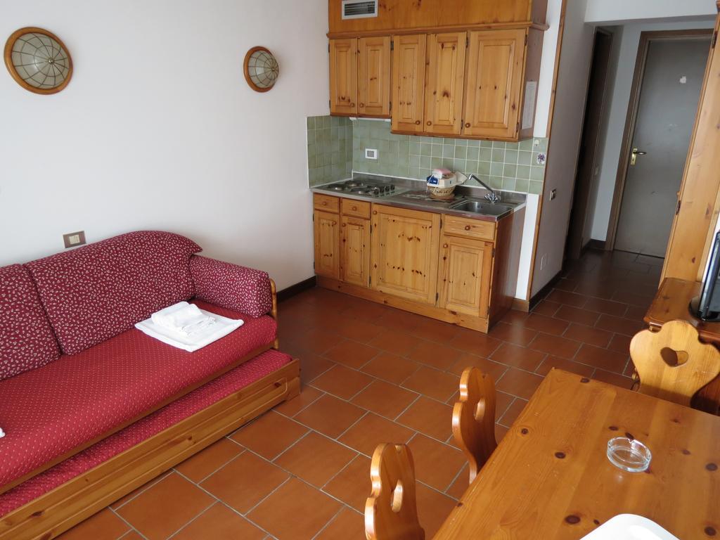 Cervinia Due Aparthotel เบรยล์-แชร์วิเนีย ห้อง รูปภาพ