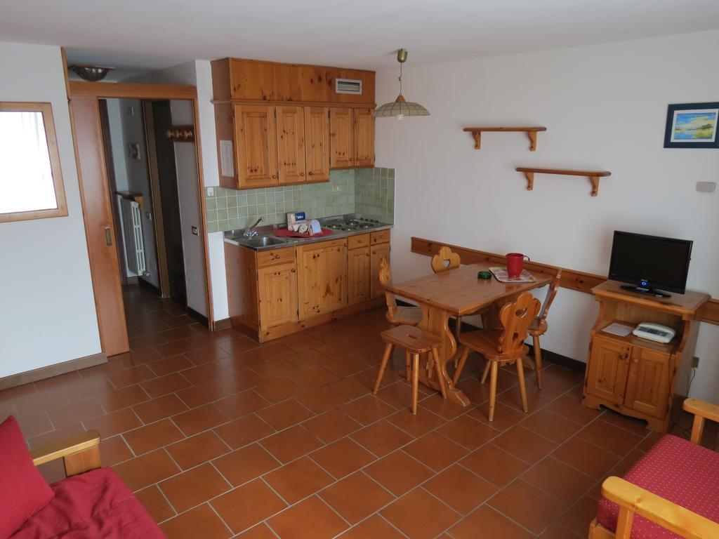 Cervinia Due Aparthotel เบรยล์-แชร์วิเนีย ภายนอก รูปภาพ