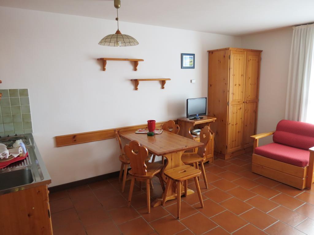Cervinia Due Aparthotel เบรยล์-แชร์วิเนีย ห้อง รูปภาพ