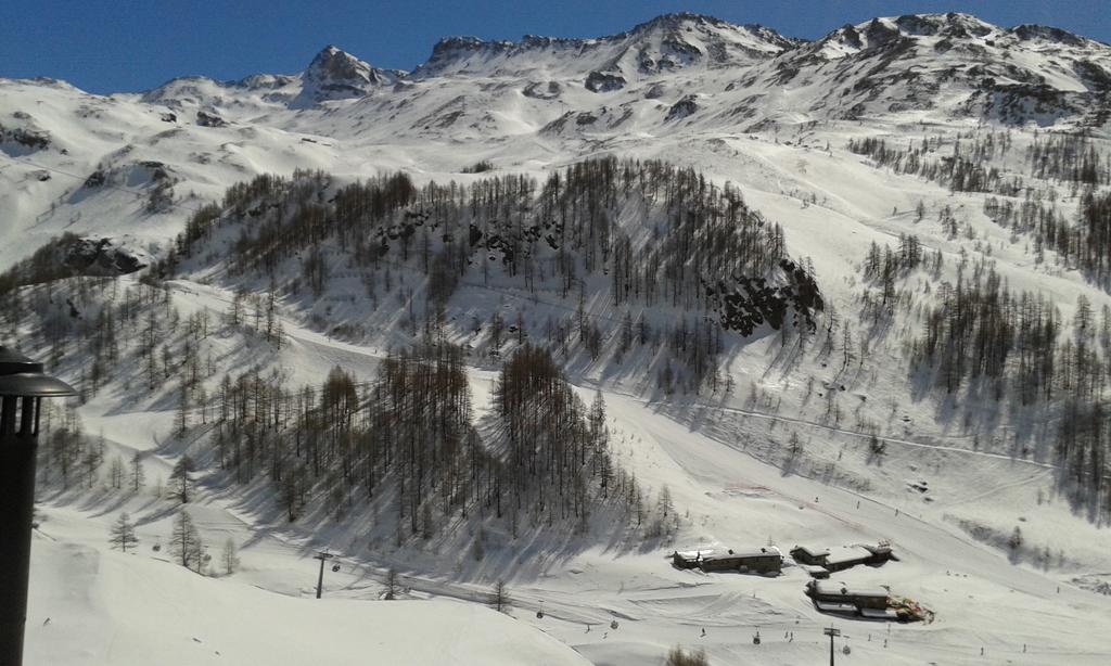 Cervinia Due Aparthotel เบรยล์-แชร์วิเนีย ภายนอก รูปภาพ