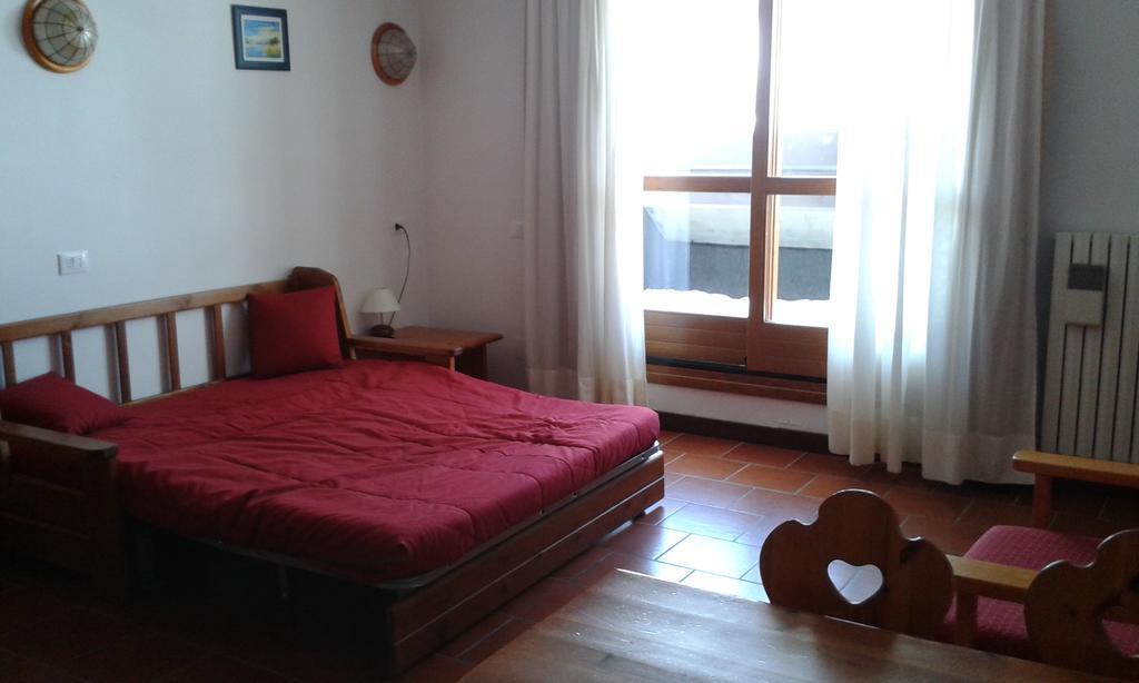 Cervinia Due Aparthotel เบรยล์-แชร์วิเนีย ภายนอก รูปภาพ